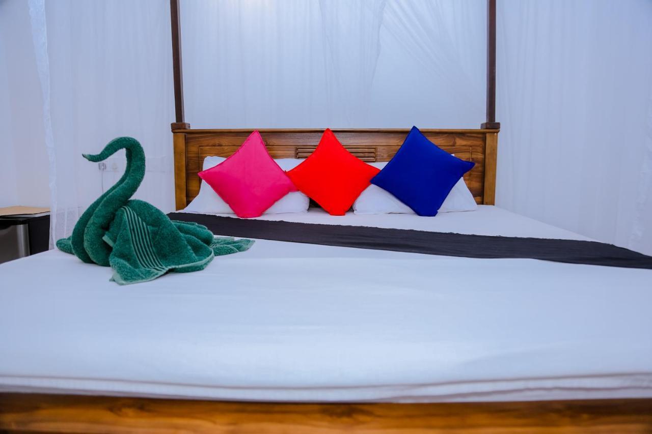 Sajana Ocean Hill Bed and Breakfast Mirissa Buitenkant foto