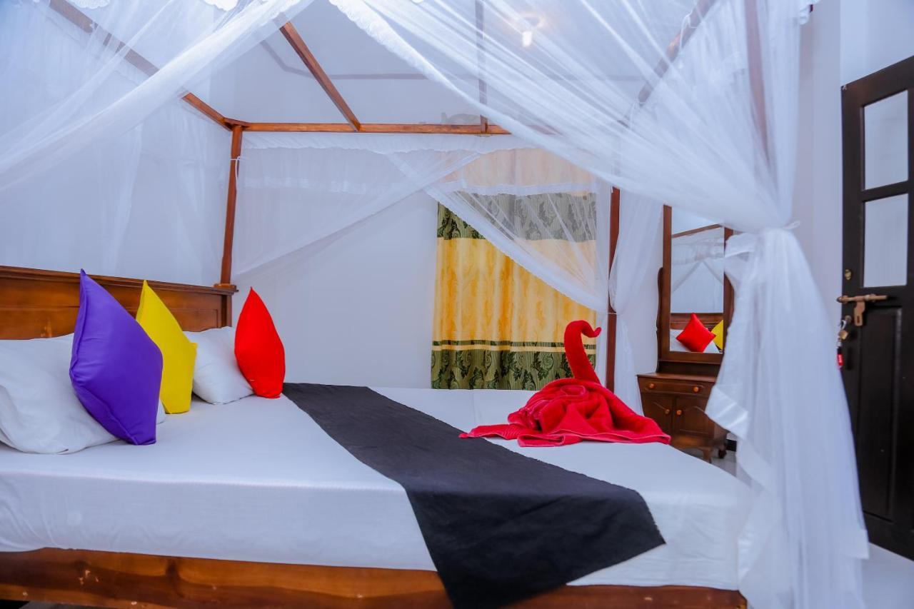 Sajana Ocean Hill Bed and Breakfast Mirissa Buitenkant foto