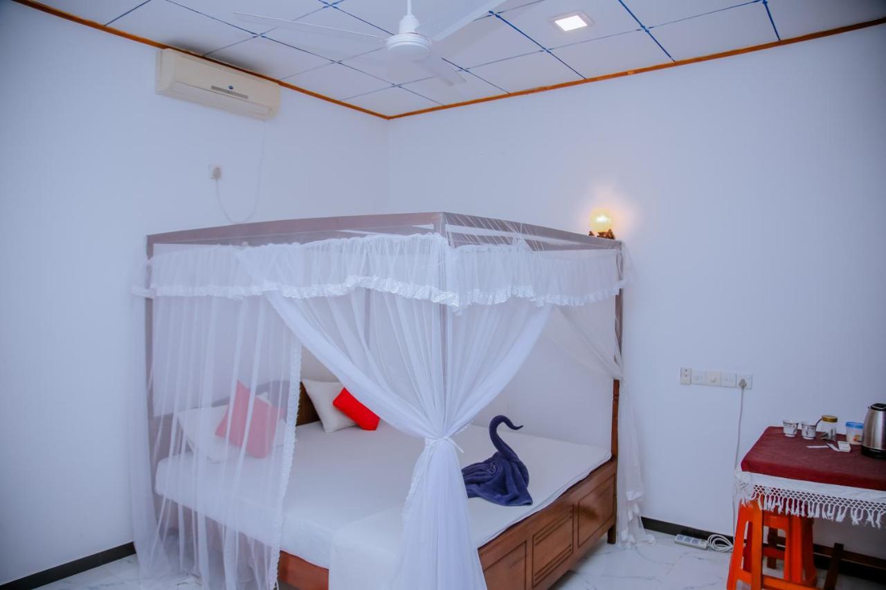 Sajana Ocean Hill Bed and Breakfast Mirissa Buitenkant foto