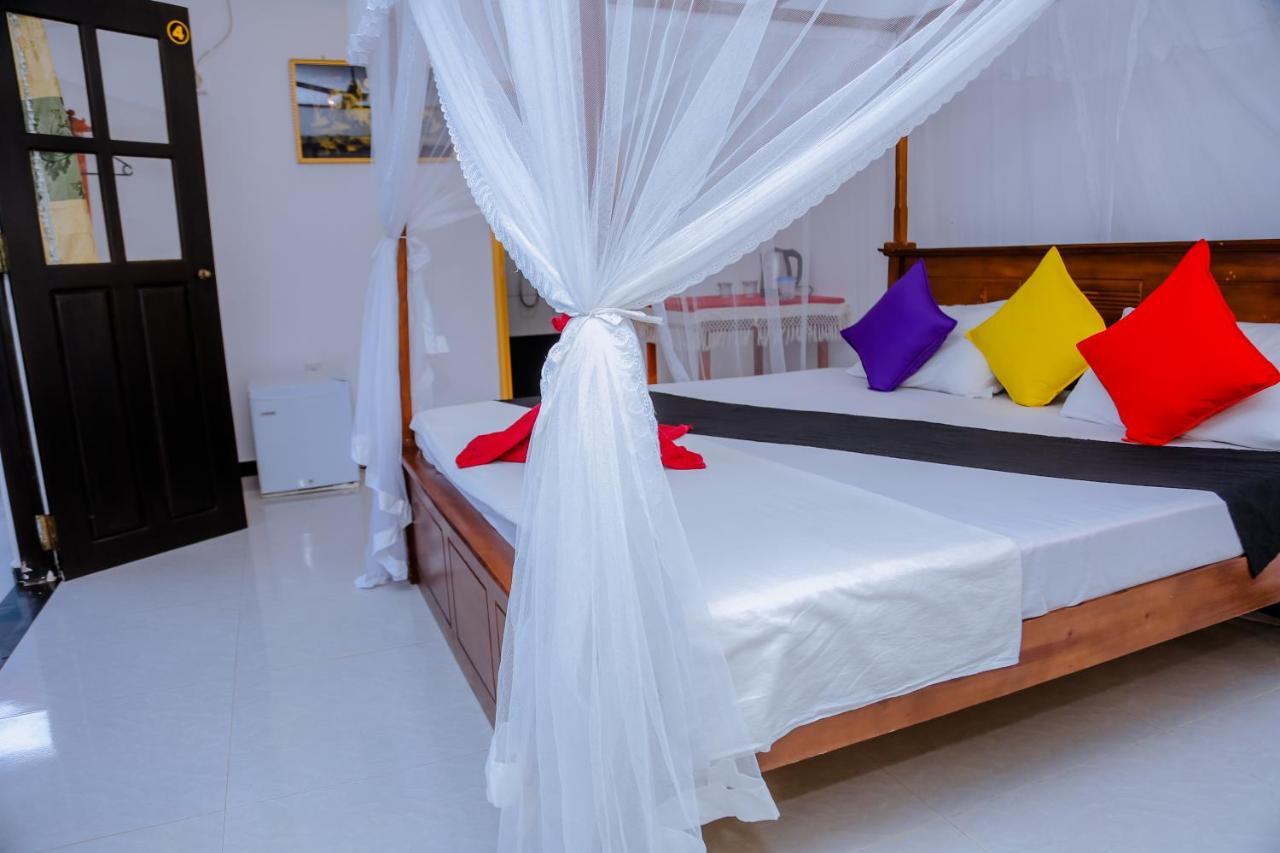 Sajana Ocean Hill Bed and Breakfast Mirissa Buitenkant foto