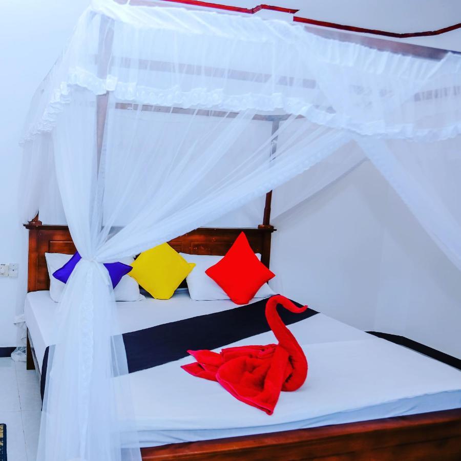 Sajana Ocean Hill Bed and Breakfast Mirissa Buitenkant foto