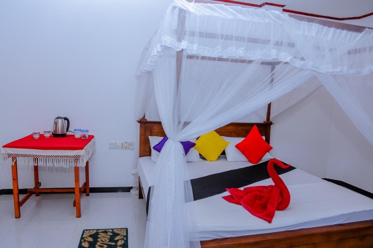 Sajana Ocean Hill Bed and Breakfast Mirissa Buitenkant foto
