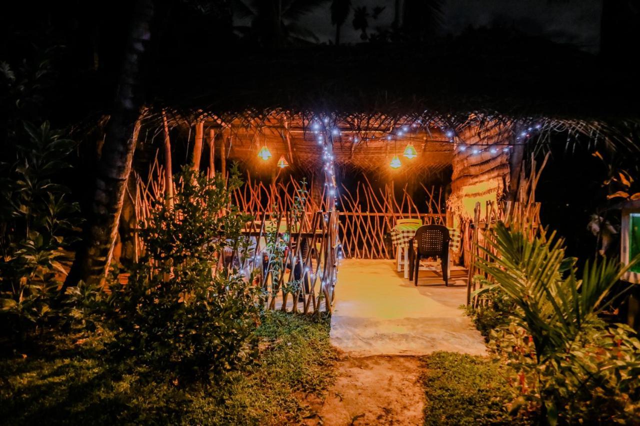 Sajana Ocean Hill Bed and Breakfast Mirissa Buitenkant foto