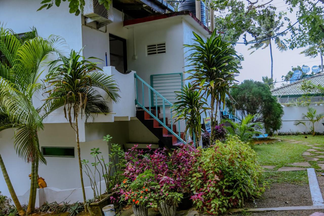 Sajana Ocean Hill Bed and Breakfast Mirissa Buitenkant foto