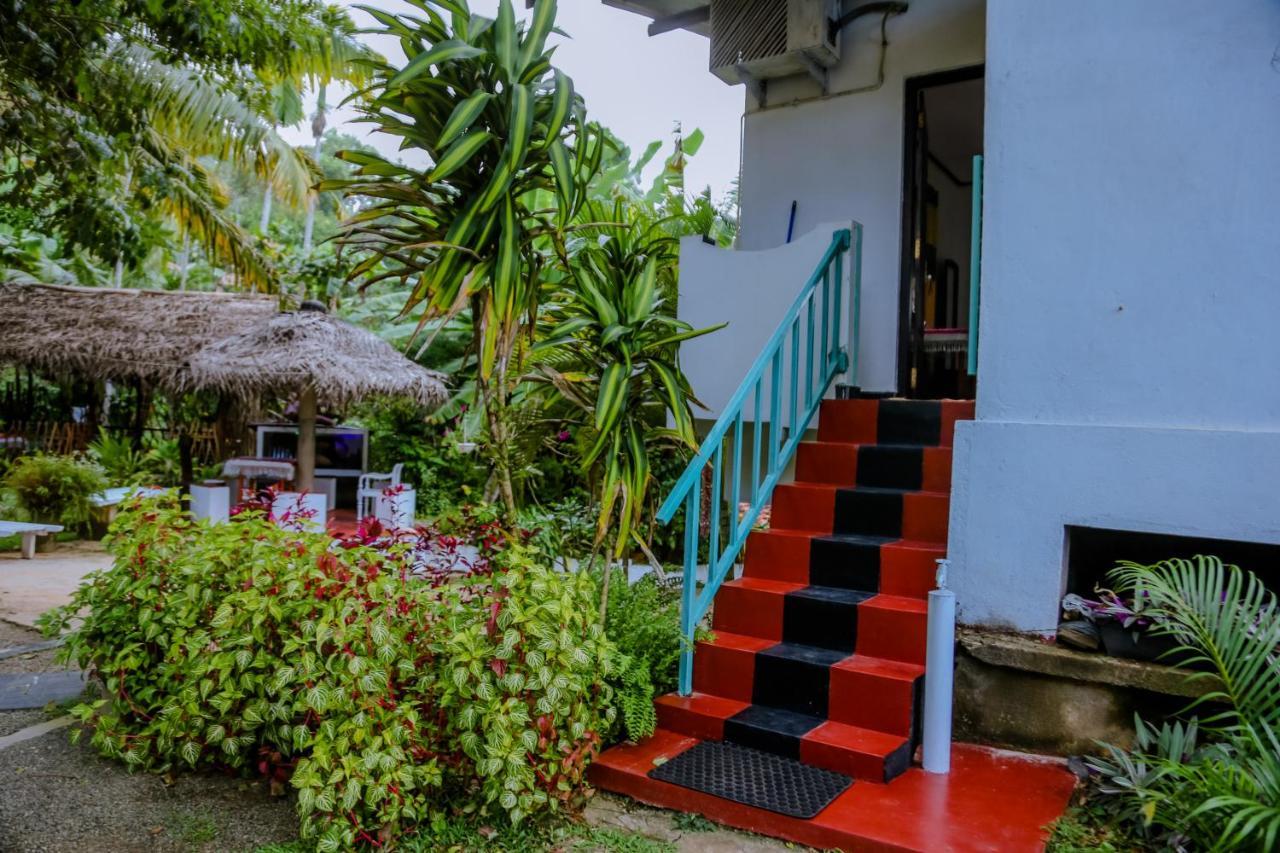 Sajana Ocean Hill Bed and Breakfast Mirissa Buitenkant foto