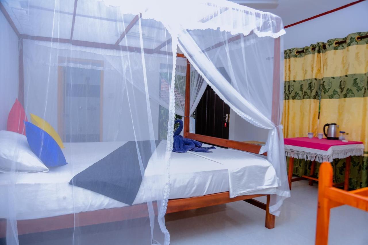 Sajana Ocean Hill Bed and Breakfast Mirissa Buitenkant foto