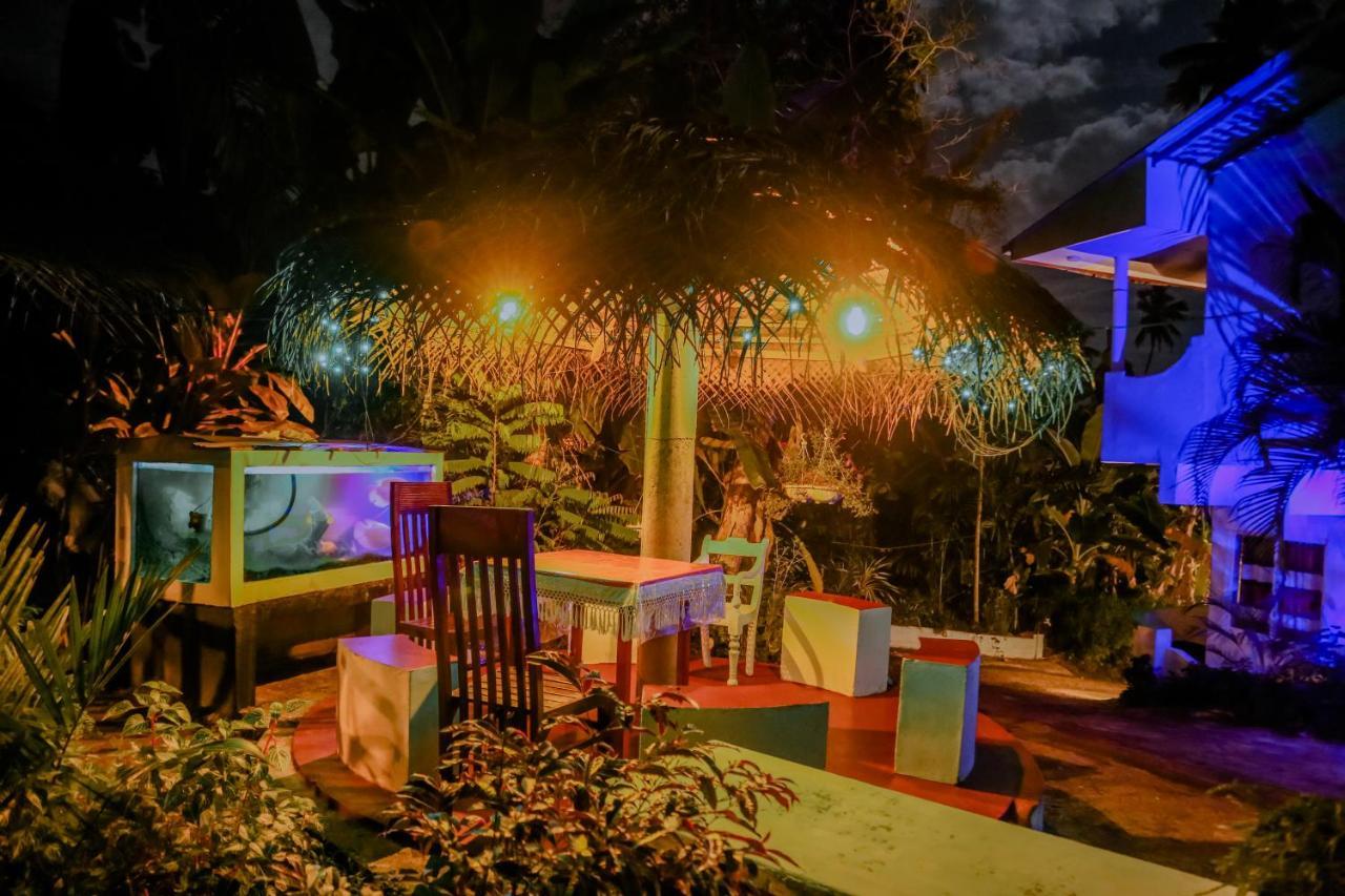 Sajana Ocean Hill Bed and Breakfast Mirissa Buitenkant foto