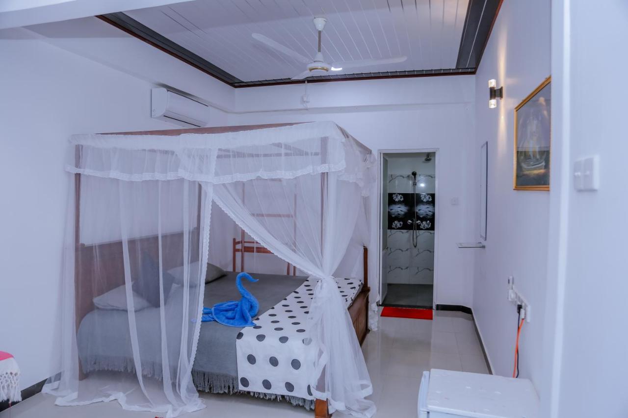 Sajana Ocean Hill Bed and Breakfast Mirissa Buitenkant foto
