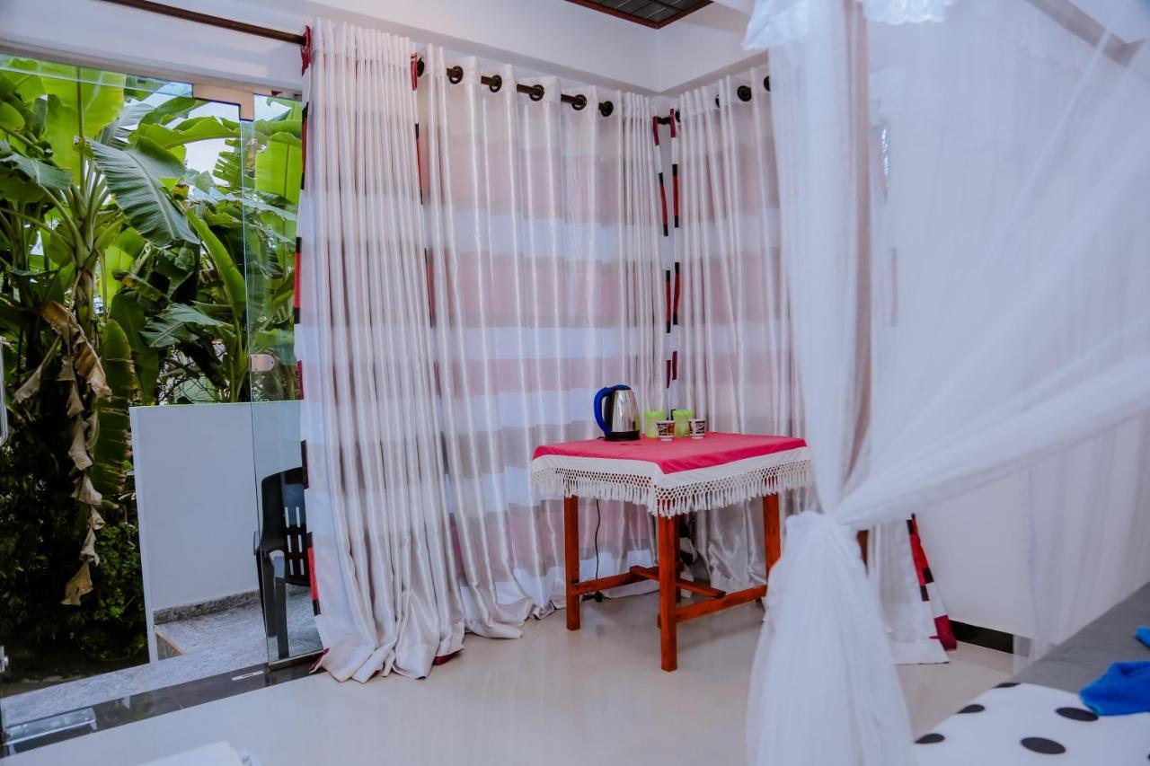 Sajana Ocean Hill Bed and Breakfast Mirissa Buitenkant foto