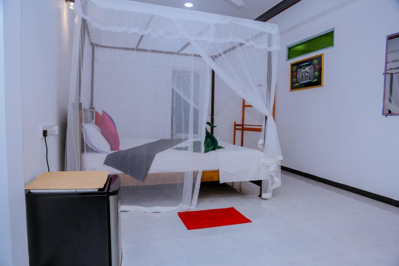 Sajana Ocean Hill Bed and Breakfast Mirissa Buitenkant foto