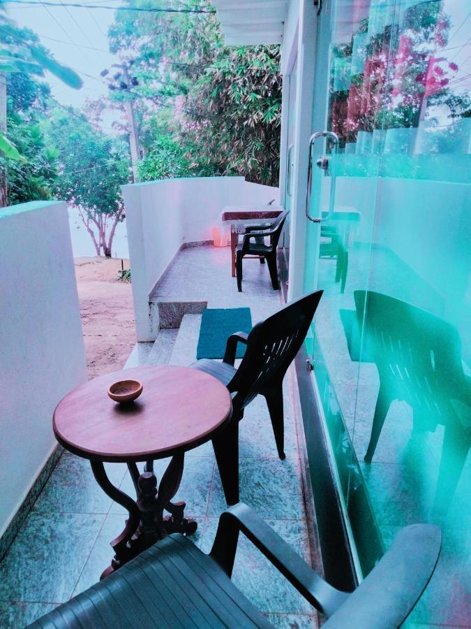 Sajana Ocean Hill Bed and Breakfast Mirissa Kamer foto