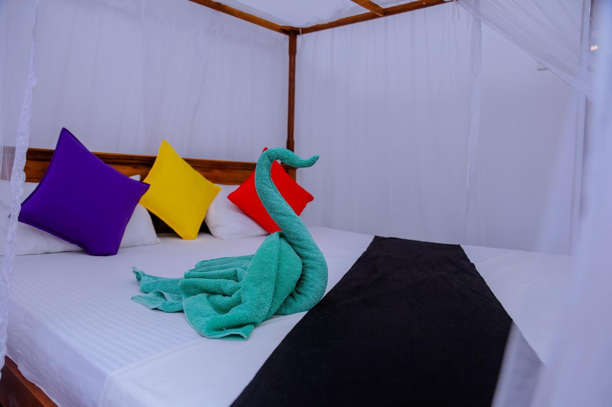 Sajana Ocean Hill Bed and Breakfast Mirissa Buitenkant foto